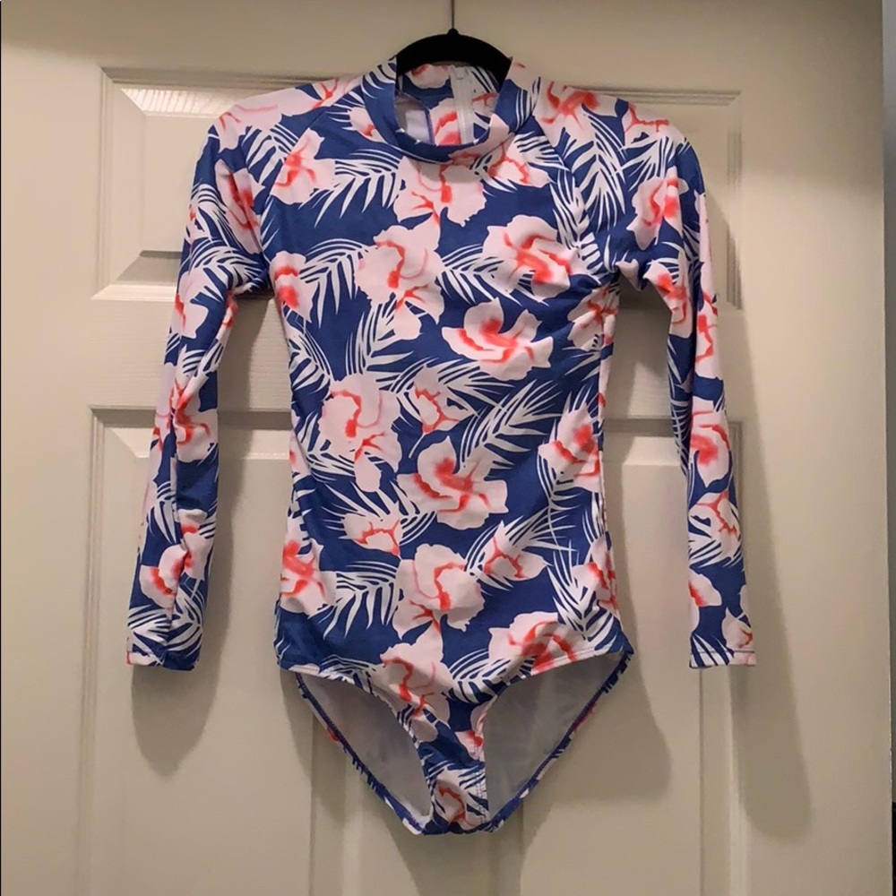 Long sleeve swimsuit/rashguard